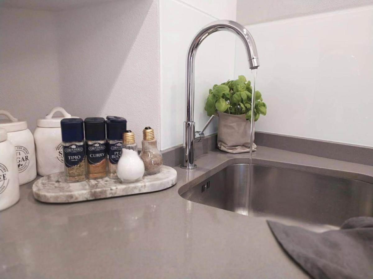 Vernazza Luxury Apartment ภายนอก รูปภาพ